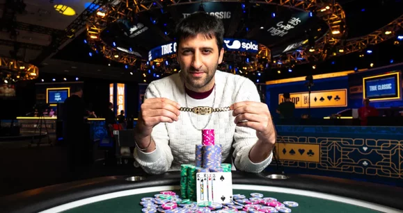 Carlos Leiva jugó su primer torneo de PLO y ganó su primer brazalete de World Series of Poker
