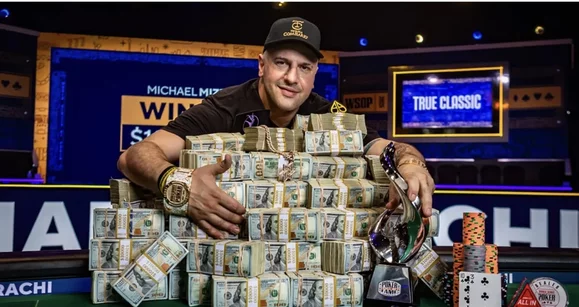 Michael Mizrachi habla sobre la World Series of Poker 2025: Jugador de torneos de día, bebidas y slots de noche