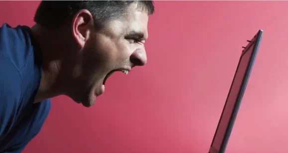 Cosas que nos irritan en las mesas: los jugadores cuentan qué puede perturbar su paz