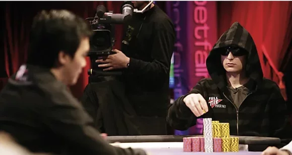 80 tazas de té, 22 horas en la mesa y casi 500 manos: la victoria de John Juanda en el Main Event de las WSOPE 2008