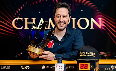 Adrián Mateos consiguió su tercer tridente y el mayor premio en la historia de España